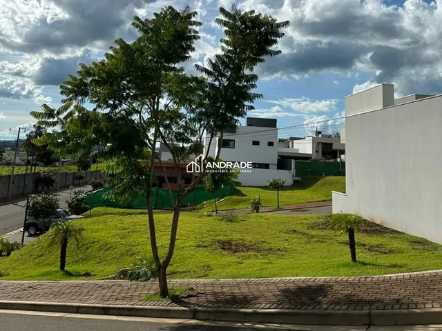 Terreno com 287m², à venda, no bairro Loteamento Residencial Florais Do Lago em Apucarana