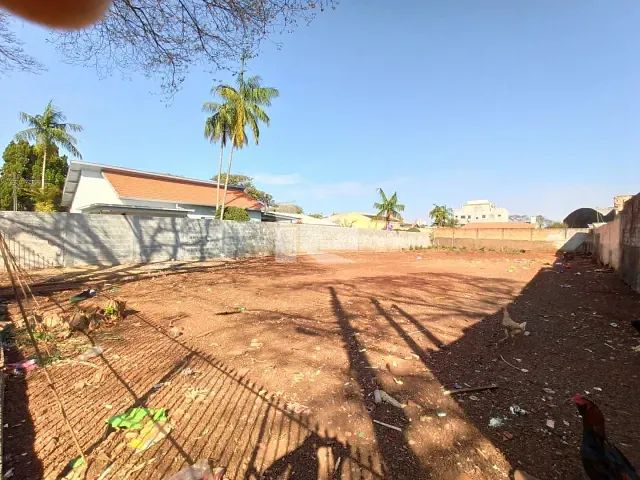 Terreno com 639m², à venda, no bairro Centro em Rolândia