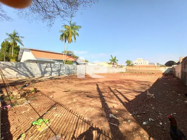 Terreno com 639m², à venda, no bairro Centro em Rolândia