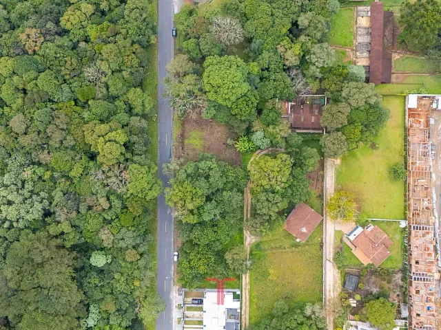 Terreno com 724m², à venda, no bairro Abranches em Curitiba