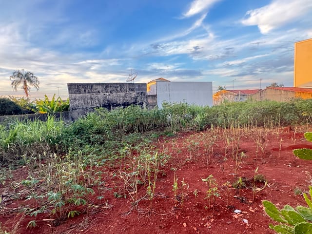 Terreno com 329m², à venda, no bairro Nova Tatuí em Tatuí