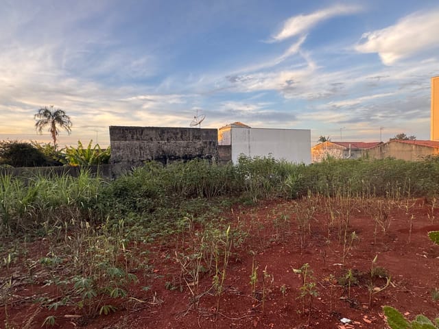 Terreno com 329m², à venda, no bairro Nova Tatuí em Tatuí