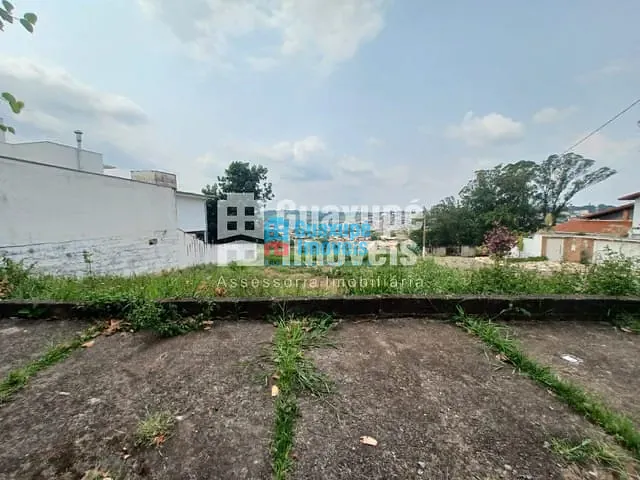 Terreno com 628m², à venda, no bairro Jardim Nova Guaxupé em GUAXUPÉ