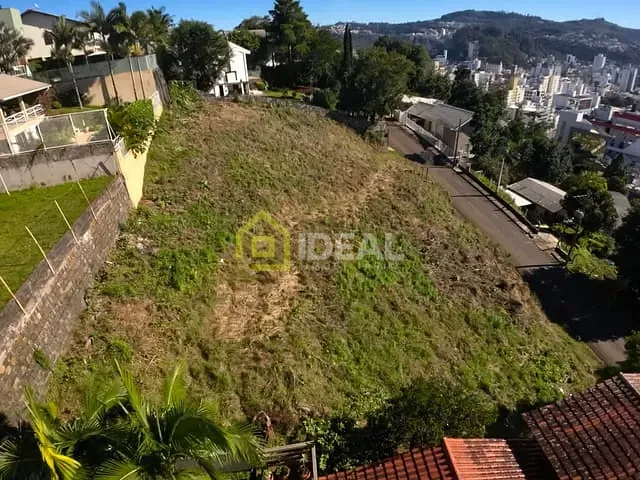 Terreno com 1890m², à venda, no bairro Centro em Concórdia