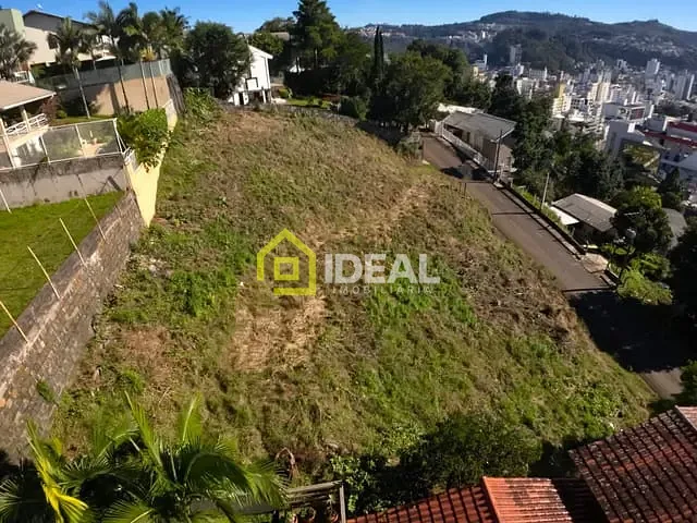 Terreno com 1890m², à venda, no bairro Centro em Concórdia