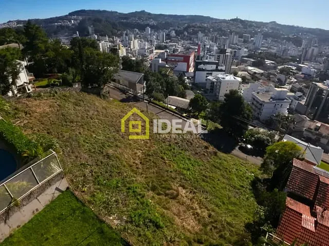 Terreno com 1890m², à venda, no bairro Centro em Concórdia
