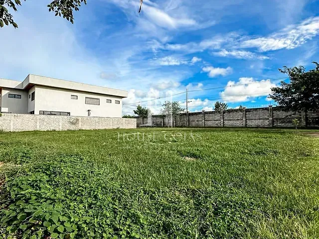 Terreno com 517m², à venda, no bairro Parqville Pinheiros em Aparecida de Goiânia