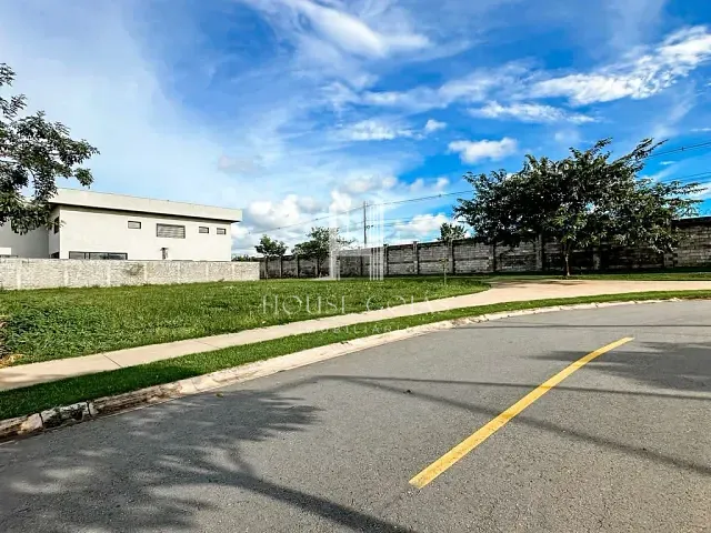 Terreno com 517m², à venda, no bairro Parqville Pinheiros em Aparecida de Goiânia
