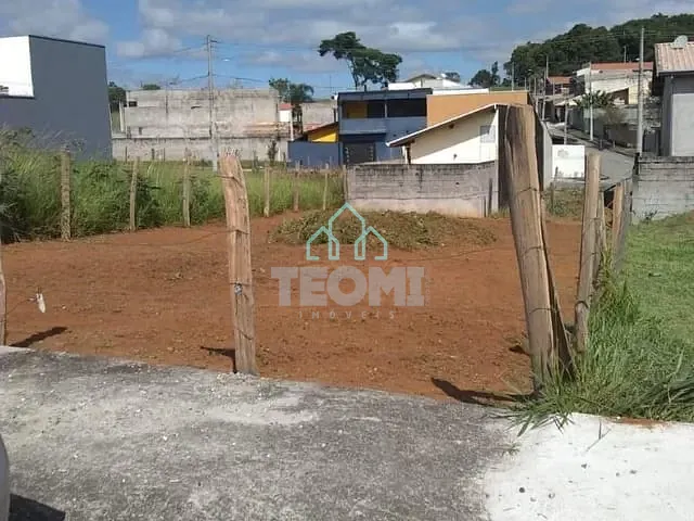 Terreno com 250m², à venda, no bairro Piracangaguá em Taubaté