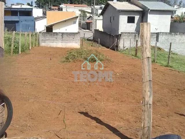 Terreno com 250m², à venda, no bairro Piracangaguá em Taubaté