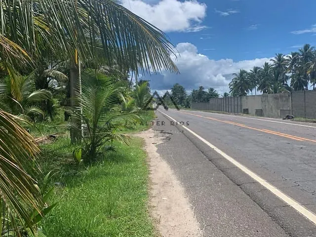 Terreno à venda, no bairro Olivença em Ilhéus
