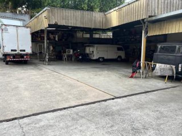 Galpão / Barracão com 750m², para alugar, no bairro Chácara Inglesa em São Paulo