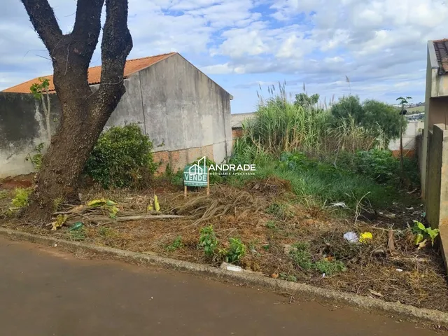 Terreno com 275m², à venda, no bairro Residencial Interlagos em Apucarana