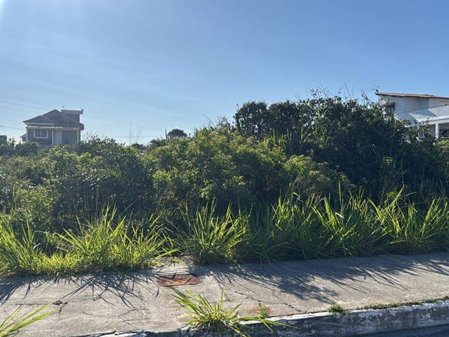 Terreno com 600m², à venda, no bairro Jardim Atlântico Leste (Itaipuaçu) em Maricá
