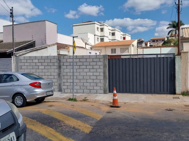 Terreno com 378m², à venda, no bairro CHÁCARA PRIMAVERA I em Pouso Alegre