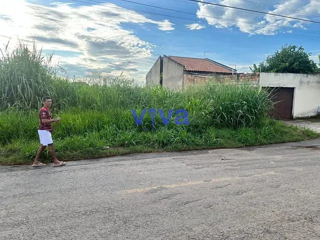 Terreno com 360m², à venda, no bairro Residencial Village Garavelo em Aparecida de Goiânia