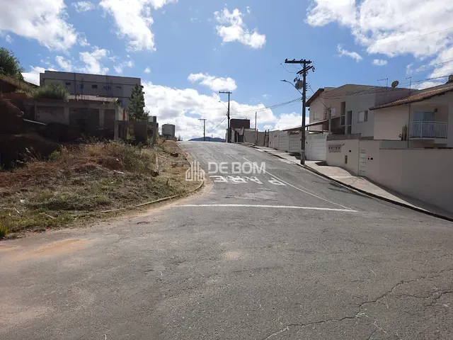 Terreno com 767m², à venda, no bairro Jardim Vitória em Poços de Caldas