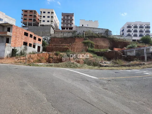 Terreno com 767m², à venda, no bairro Jardim Vitória em Poços de Caldas