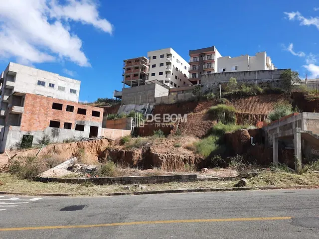 Terreno com 767m², à venda, no bairro Jardim Vitória em Poços de Caldas
