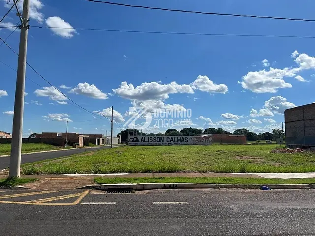Terreno com 750m², à venda, no bairro Loteamento Antônio Caiado em Uberaba