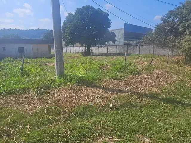 Terreno com 2219m², à venda, no bairro Floriano em Barra Mansa
