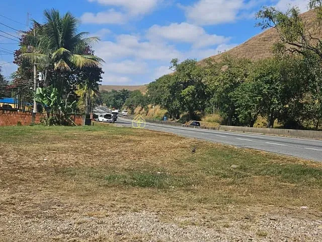 Terreno com 2219m², à venda, no bairro Floriano em Barra Mansa