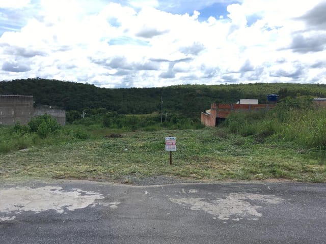 Terreno com 309m², à venda, no bairro Sol Nascente em Arcos