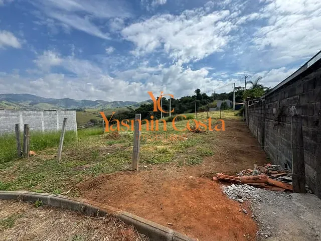 Terreno com 276m², à venda, no bairro Collen em Cambuí