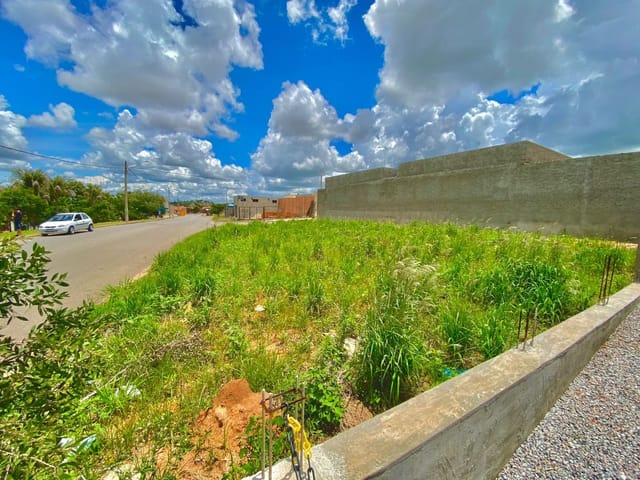 Terreno com 300m², à venda, no bairro Jardim dos Jacandás  em São João da Boa Vista
