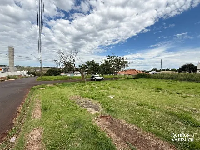 Terreno com 475m², à venda, no bairro Jardim Espanha em Maringá