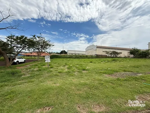 Terreno com 475m², à venda, no bairro Jardim Espanha em Maringá