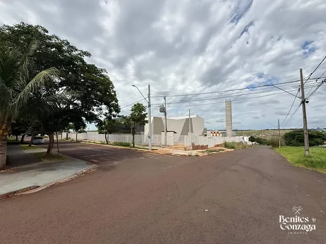 Terreno com 475m², à venda, no bairro Jardim Espanha em Maringá