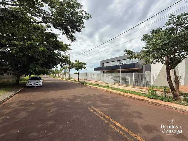 Terreno com 475m², à venda, no bairro Jardim Espanha em Maringá