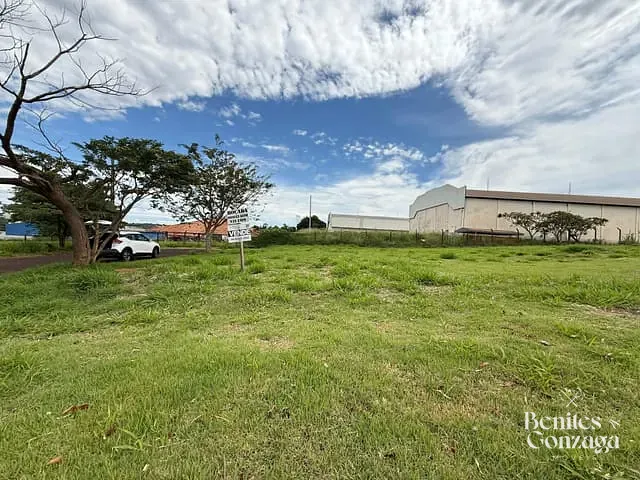 Terreno com 475m², à venda, no bairro Jardim Espanha em Maringá