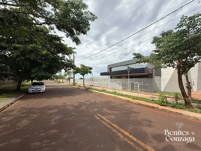 Terreno com 475m², à venda, no bairro Jardim Espanha em Maringá