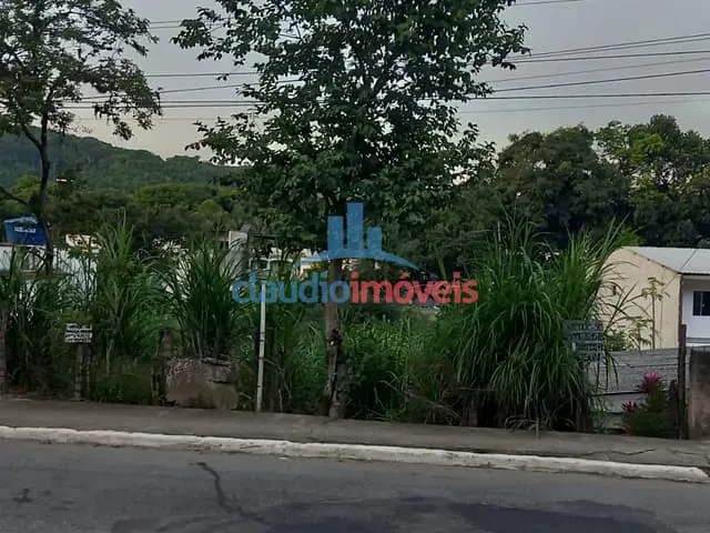 Terreno à venda, no bairro Colônia Santo Antônio em Barra Mansa