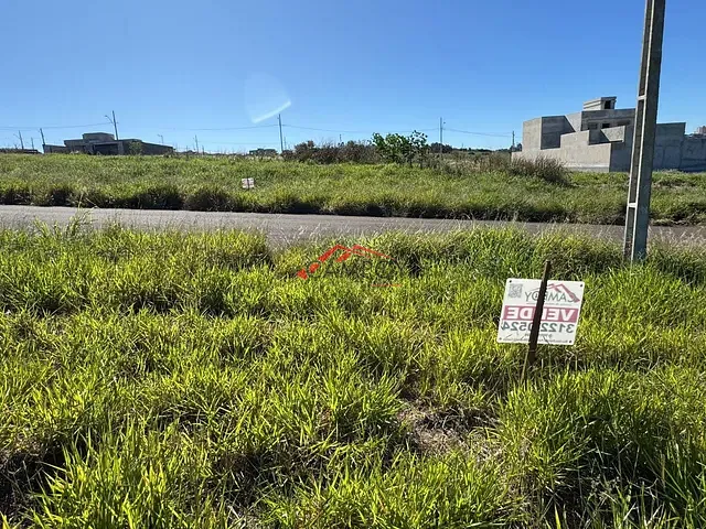 Terreno com 300m², à venda, no bairro Residencial Rosa Cazarin em Apucarana