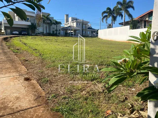 Terreno com 706m², à venda, no bairro Chácara Letônia em Americana
