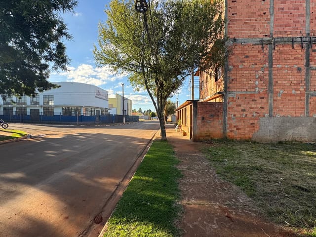Terreno com 250m², à venda, no bairro Residencial Santo Antonio em Quadra