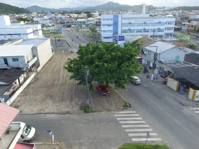 Terreno com 560m², à venda, no bairro Cidade Nova em Itajaí