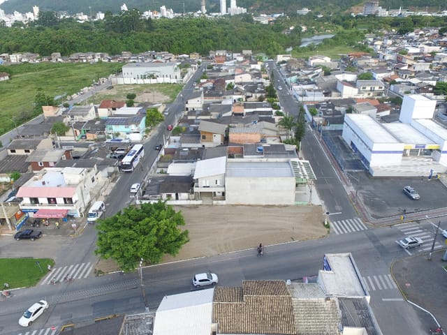 Terreno com 560m², à venda, no bairro Cidade Nova em Itajaí