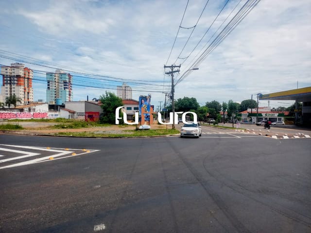Terreno com 2598m², à venda, no bairro Cidade Jardim em Goiânia