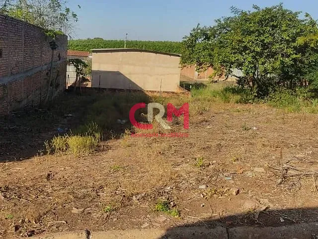 Terreno com 330m², à venda, no bairro Vila Negri em Taquaritinga