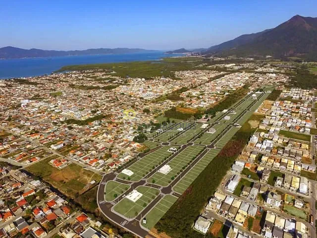 Terreno com 354m², à venda, no bairro Rio Grande em Palhoça