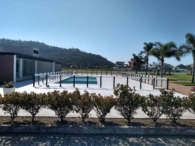 Terreno com 455m², à venda, no bairro Ingleses do Rio Vermelho em Florianópolis