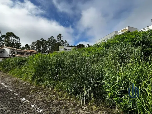 Terreno com 746m², à venda, no bairro Jardim Amália em Volta Redonda
