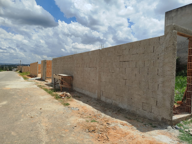 Terreno com 350m², à venda, no bairro Vale das Acácias em Santa Luzia