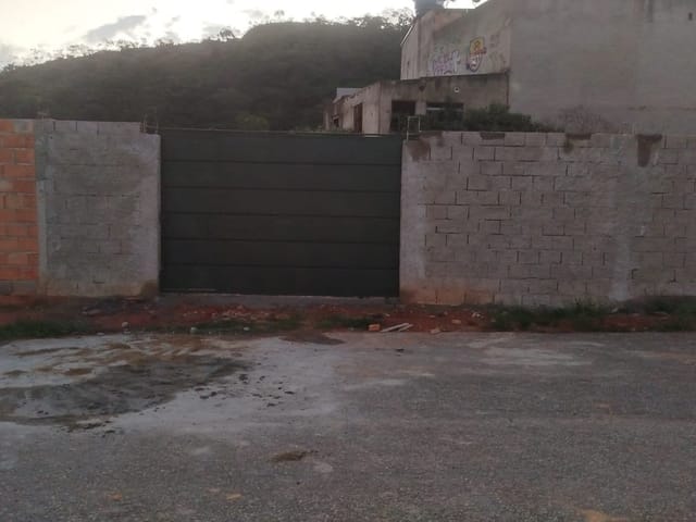 Terreno com 350m², à venda, no bairro Vale das Acácias em Santa Luzia