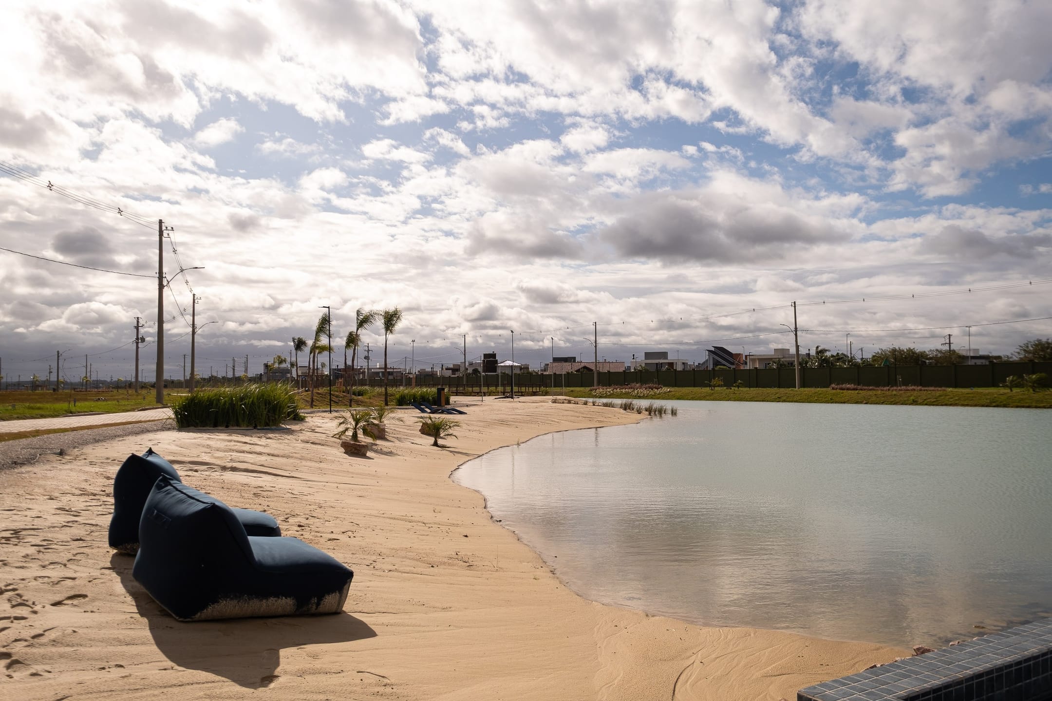 Terreno à venda no Riviera, Laranjal - com área total de 262 m², sendo 10 metros de frente por 26 metros de extensão. - 32