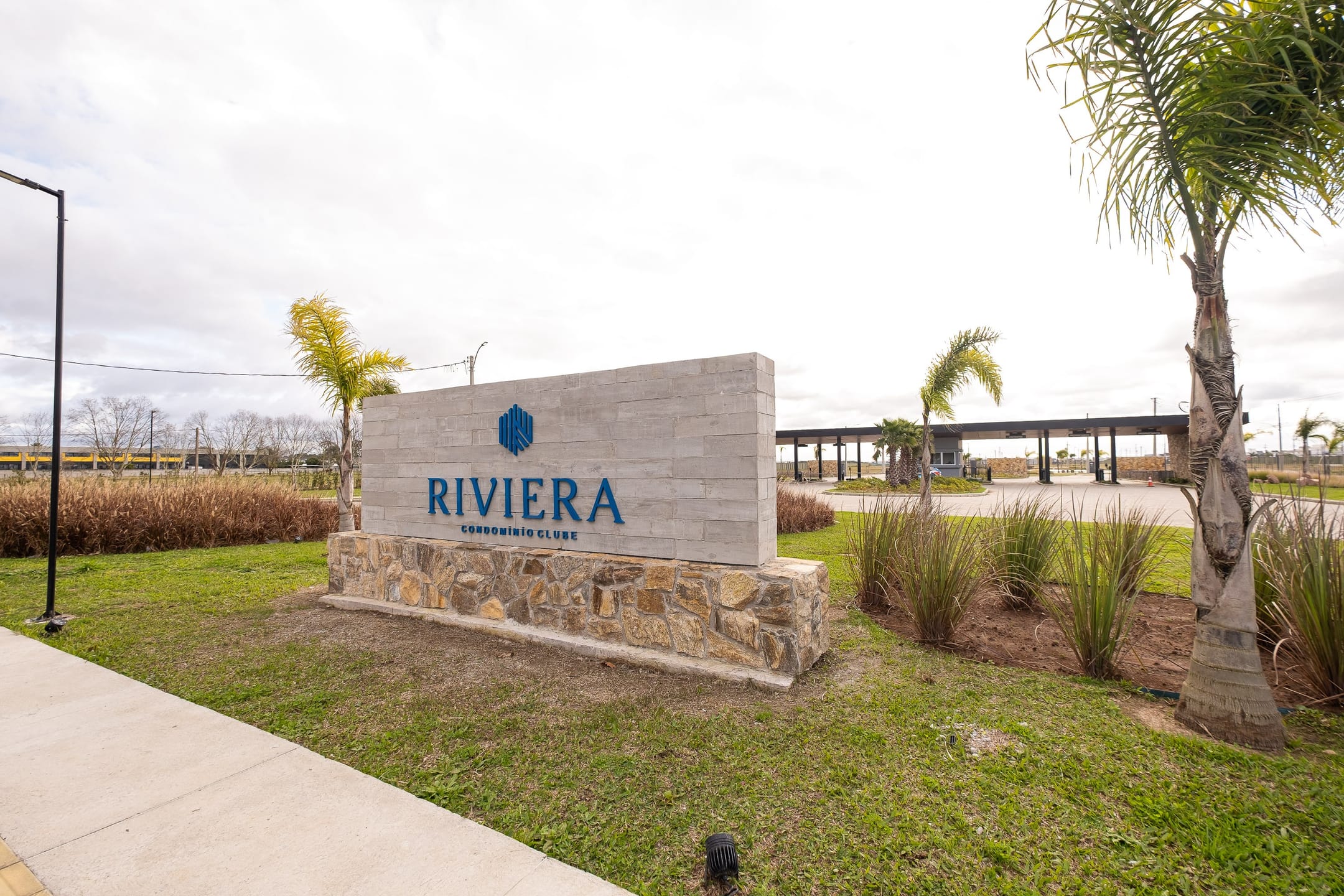 Terreno à venda no Riviera, Laranjal - 537 m² de área total, com frente de 12 metros e condomínio com infraestrutura impecável. - 11